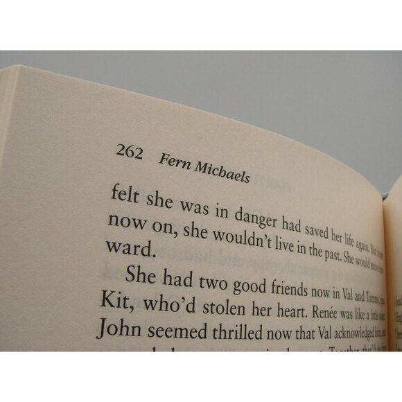 Fern Michaels Fear Thy Neighbor Book Riveting Novel Suspense Hardcover Hardback - Picture 7 of 12